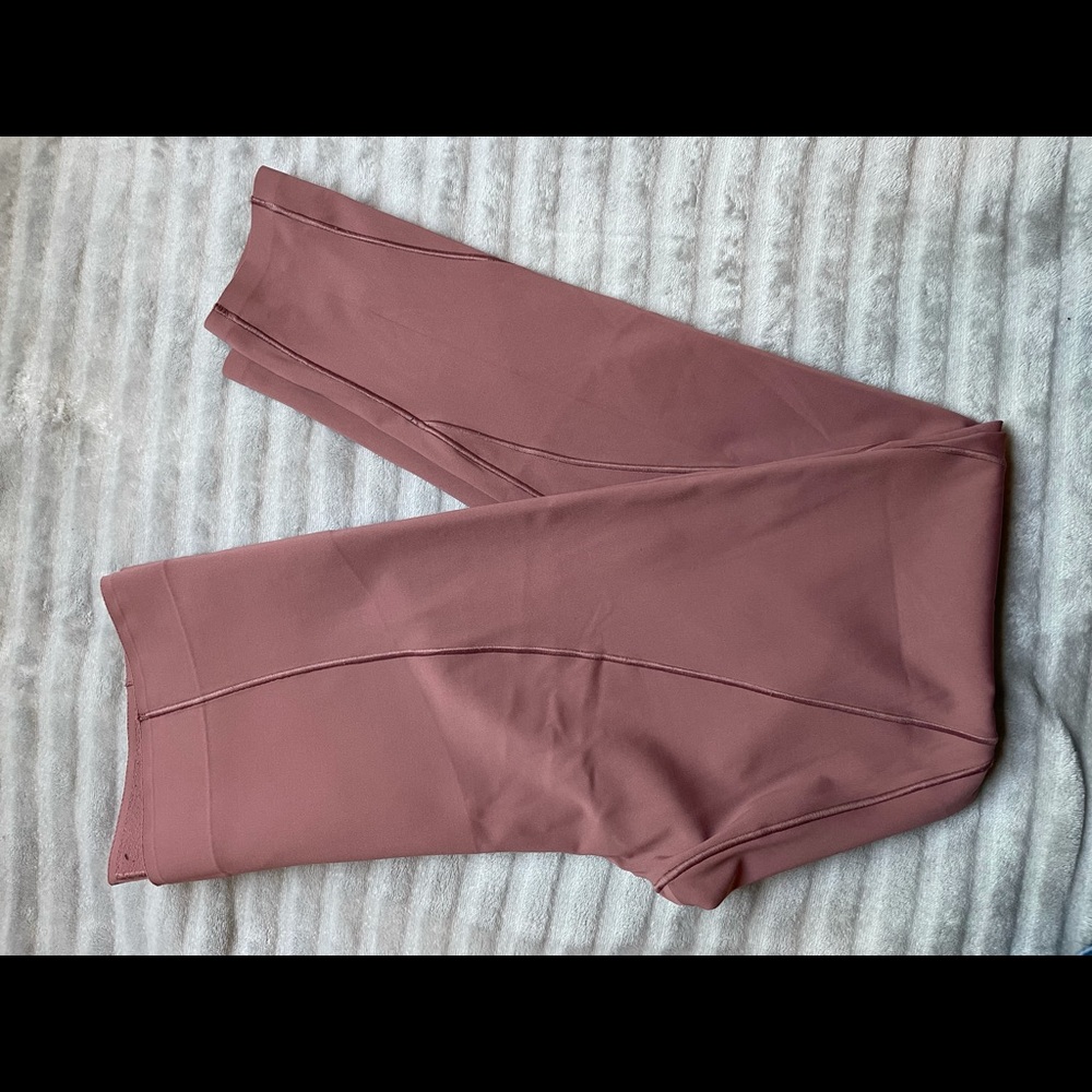 SOLD Victoria’s Secret total knockout leggings